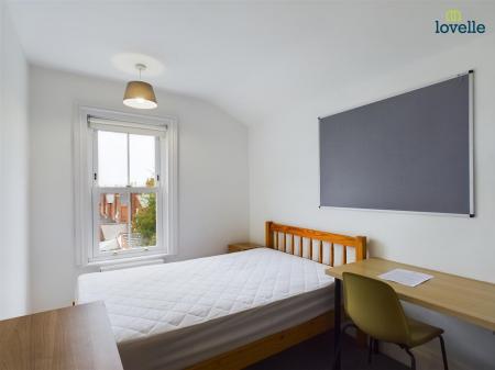 4 bedroom Terraced House to let in West Parade, Lincoln