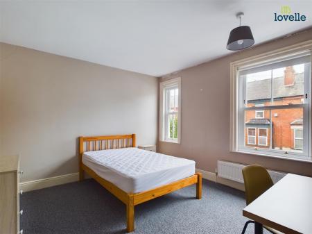 4 bedroom Terraced House to let in West Parade, Lincoln