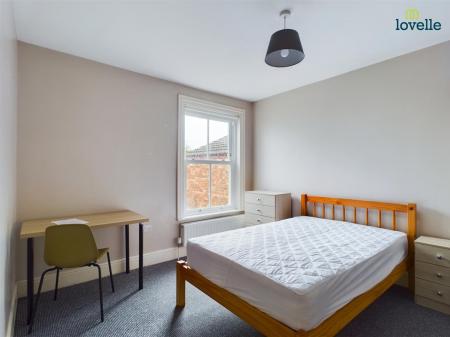4 bedroom Terraced House to let in West Parade, Lincoln