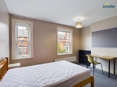 4 bedroom Terraced House to let in West Parade, Lincoln