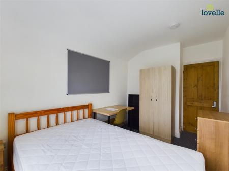 4 bedroom Terraced House to let in West Parade, Lincoln