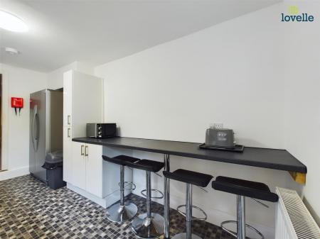 4 bedroom Terraced House to let in West Parade, Lincoln