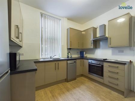 4 bedroom Town house to let in West Parade, Lincoln