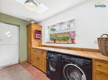 3 bedroom Semi-detached house for sale in Brigg Road, Lincoln, LN2