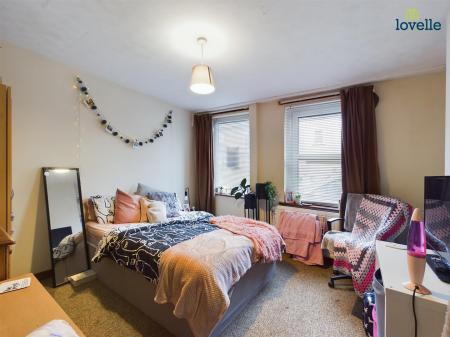 3 bedroom End of terrace house to let in Newland Street West, Lincoln