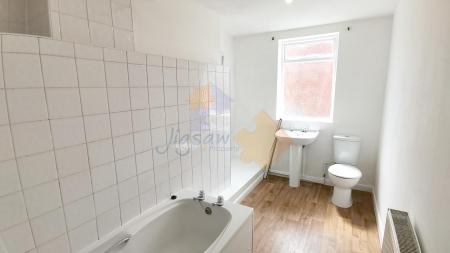 4 bedroom Town house to let in West Parade, Lincoln