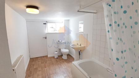 4 bedroom Town house to let in West Parade, Lincoln