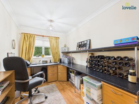 4 bedroom Bungalow for sale in Mill Lane, Saxilby, LN1