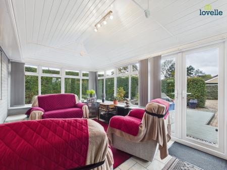 4 bedroom Bungalow for sale in Mill Lane, Saxilby, LN1