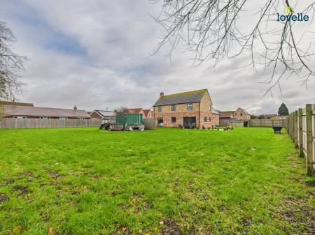 4 bedroom Detached house for sale in Heath Court, Middle Rasen, LN8