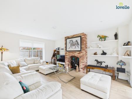 4 bedroom Detached house for sale in Heath Court, Middle Rasen, LN8