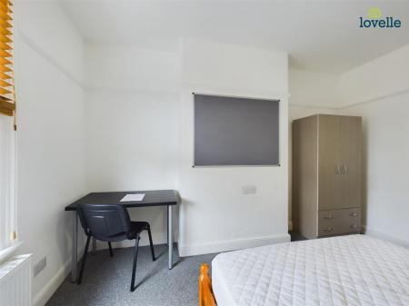 6 bedroom Town house to let in Tennyson Street, Lincoln