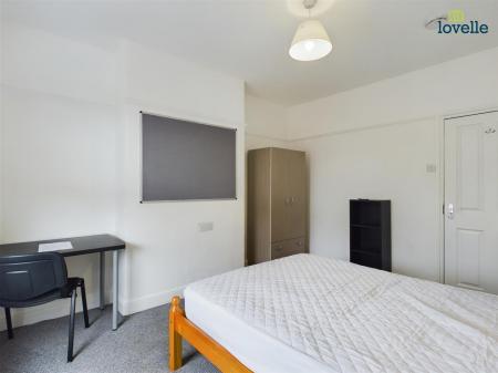 6 bedroom Town house to let in Tennyson Street, Lincoln