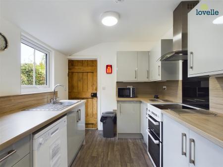 6 bedroom Town house to let in Tennyson Street, Lincoln