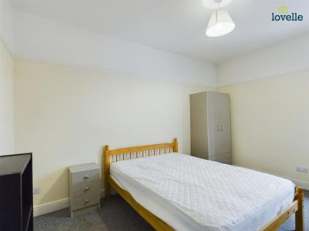 6 bedroom Town house to let in Tennyson Street, Lincoln