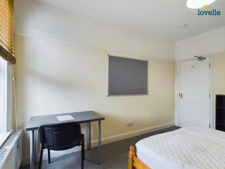 6 bedroom Town house to let in Tennyson Street, Lincoln