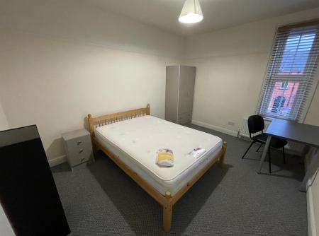 6 bedroom Town house to let in Tennyson Street, Lincoln