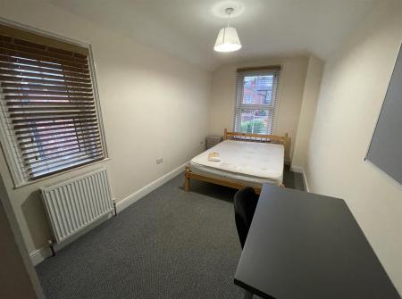 6 bedroom Town house to let in Tennyson Street, Lincoln