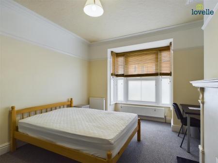 6 bedroom Town house to let in Tennyson Street, Lincoln