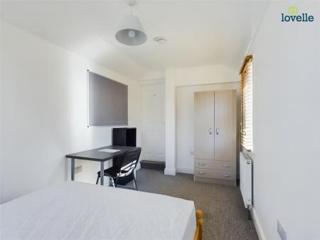 6 bedroom Town house to let in Tennyson Street, Lincoln