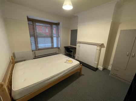 6 bedroom Town house to let in Tennyson Street, Lincoln