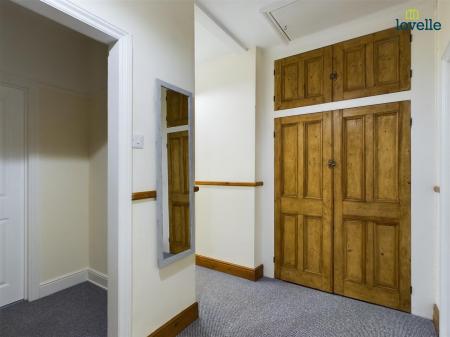 6 bedroom Town house to let in Tennyson Street, Lincoln