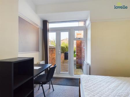 6 bedroom Town house to let in Tennyson Street, Lincoln