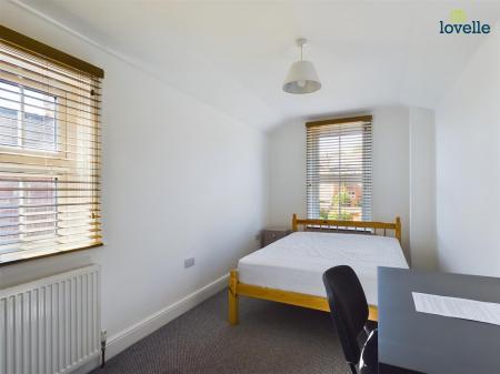 6 bedroom Town house to let in Tennyson Street, Lincoln