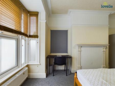 6 bedroom Town house to let in Tennyson Street, Lincoln