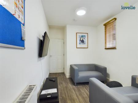 6 bedroom Town house to let in Tennyson Street, Lincoln