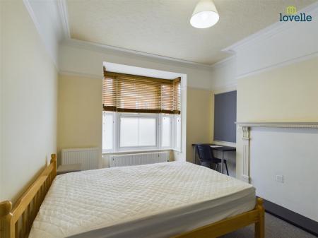 6 bedroom Town house to let in Tennyson Street, Lincoln