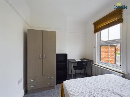 6 bedroom Town house to let in Tennyson Street, Lincoln