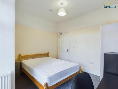 6 bedroom Town house to let in Tennyson Street, Lincoln