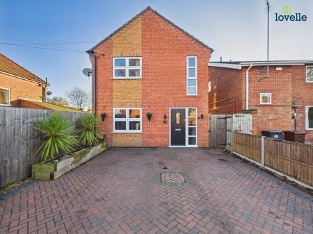 3 bedroom Detached house for sale in Longdales Road, Lincoln, LN2