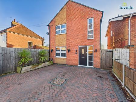 3 bedroom Detached house for sale in Longdales Road, Lincoln, LN2