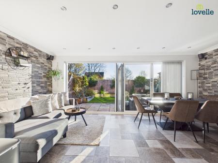 3 bedroom Detached house for sale in Longdales Road, Lincoln, LN2