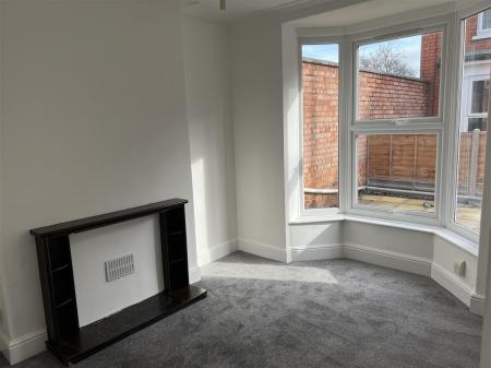 2 bedroom House to let in Lewis Street, Lincoln