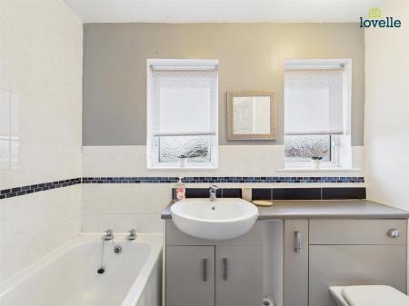 2 bedroom House to let in Greyling Close, Lincoln