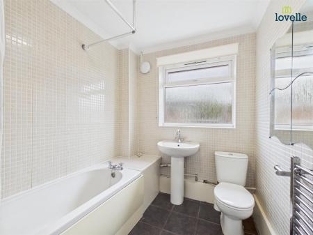 4 bedroom Terraced House to let in Staunton Court, Lincoln