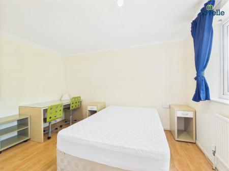 4 bedroom Terraced House to let in Staunton Court, Lincoln