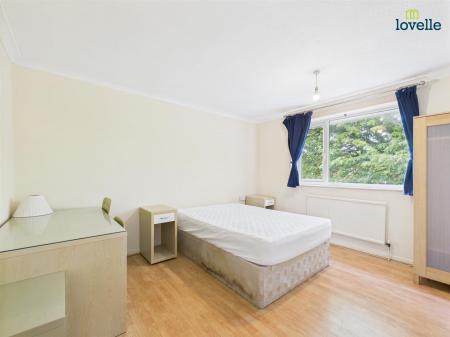 4 bedroom Terraced House to let in Staunton Court, Lincoln