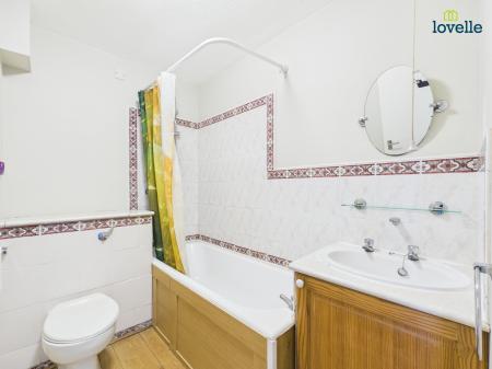 1 bedroom Flat for sale in Hawthorn Chase, Lincoln, LN2