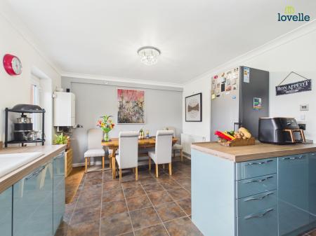 3 bedroom Semi-detached house for sale in Ruskin Avenue, Lincoln, LN2