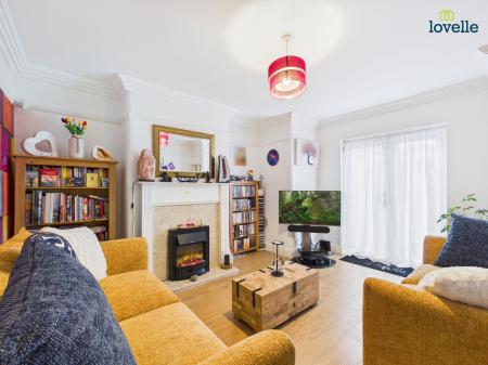 3 bedroom Semi-detached house for sale in Ruskin Avenue, Lincoln, LN2