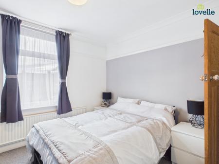 3 bedroom Semi-detached house for sale in Ruskin Avenue, Lincoln, LN2