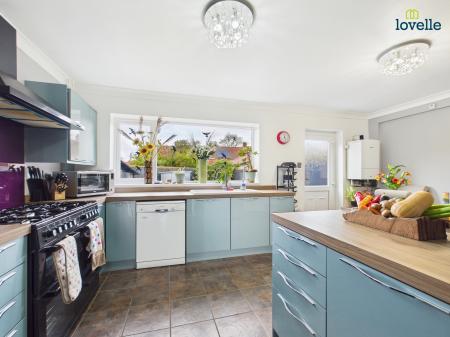 3 bedroom Semi-detached house for sale in Ruskin Avenue, Lincoln, LN2