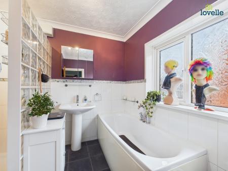 3 bedroom Semi-detached house for sale in Ruskin Avenue, Lincoln, LN2