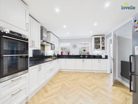 5 bedroom Detached house for sale in Macphail Crescent, Saxilby, LN1