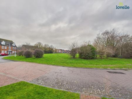 5 bedroom Detached house for sale in Macphail Crescent, Saxilby, LN1