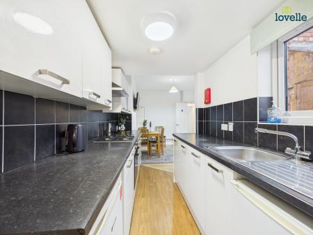 4 bedroom Terraced House for sale in Kirkby Street, Lincoln, LN5